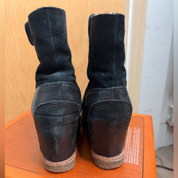 Dolce Vita Women’s Black Ankle Boots - Faux Leather and Suede-Fur Inside. Size:8 - Picture 4 of 5